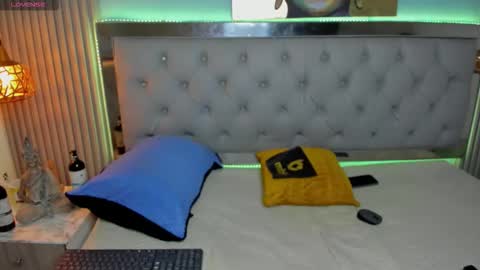 Snapshot of brent18_ chatting on 11-11-25, 06:02 Esteban online show from 11-11-25, 06:02