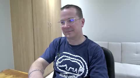 Snapshot of brettdj chatting on 09-12-25, 03:56 Brett online show from 09-12-25, 03:56