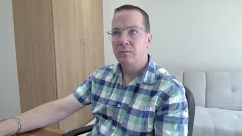 Snapshot of brettdj chatting on 09-13-25, 09:53 Brett online show from 09-13-25, 09:53