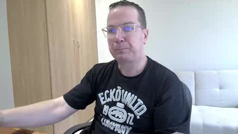 Snapshot of brettdj chatting on 11-22-25, 10:36 Brett online show from 11-22-25, 10:36