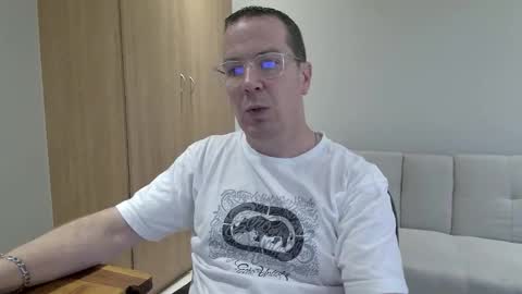 Snapshot of brettdj chatting on 02-04-26, 03:07 Brett online show from 02-04-26, 03:07