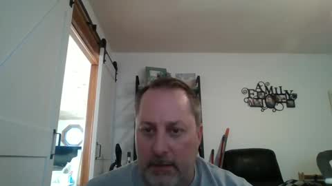 Snapshot of brettsky chatting on 03-07-25, 09:38 hey online show from 03-07-25, 09:38