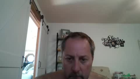 Snapshot of brettsky chatting on 09-08-25, 07:35 hey online show from 09-08-25, 07:35