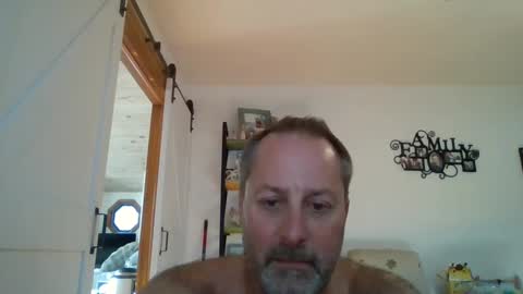 Snapshot of brettsky chatting on 10-01-25, 09:10 hey online show from 10-01-25, 09:10