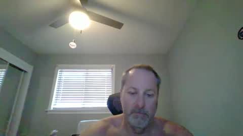 Snapshot of brettsky chatting on 03-25-26, 07:42 hey online show from 03-25-26, 07:42