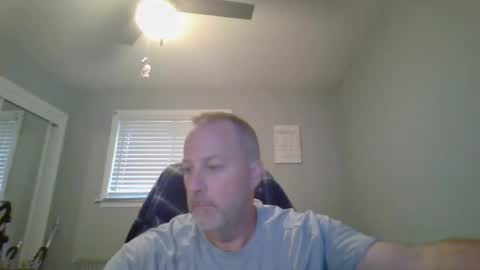Snapshot of brettsky chatting on 08-02-26, 06:39 hey online show from 08-02-26, 06:39