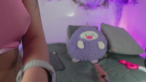 Snapshot of bri_cullen chatting on 10-14-25, 03:02 Bri cullen online show from 10-14-25, 03:02