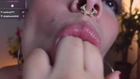 Snapshot of bri_von_dhara_ chatting on 06-08-26, 11:32 Bri online show from 06-08-26, 11:32