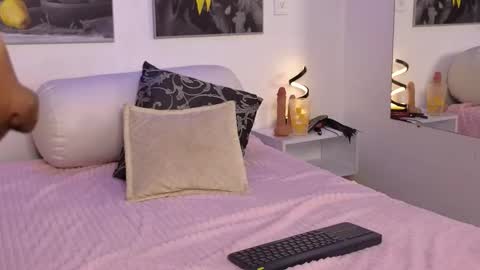 Snapshot of briana_giil chatting on 11-28-25, 08:00 Briana Giil online show from 11-28-25, 08:00