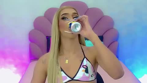 Snapshot of briana_sex32 chatting on 12-30-24, 10:43 BRIANA online show from 12-30-24, 10:43