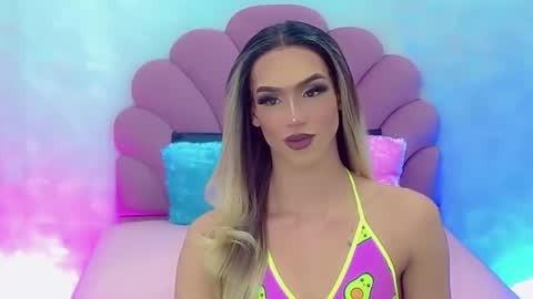 Snapshot of briana_sex32 chatting on 01-22-25, 07:25 BRIANA online show from 01-22-25, 07:25