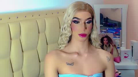 Snapshot of briana_sex32 chatting on 12-17-25, 07:42 BRIANA online show from 12-17-25, 07:42