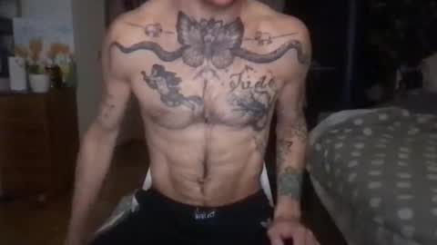 Snapshot of brianmuscle chatting on 12-17-25, 09:15 Brian online show from 12-17-25, 09:15