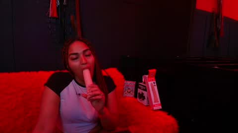 Snapshot of brianna_pratt chatting on 05-25-26, 01:50 Bri online show from 05-25-26, 01:50