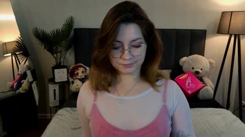 Snapshot of briarwynn chatting on 01-12-26, 10:37 briarwynn online show from 01-12-26, 10:37