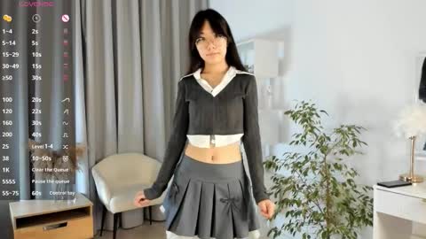 Hanna online show from 10-28-25, 01:53