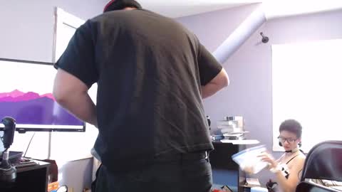 Strawberry online show from 01-19-25, 02:59