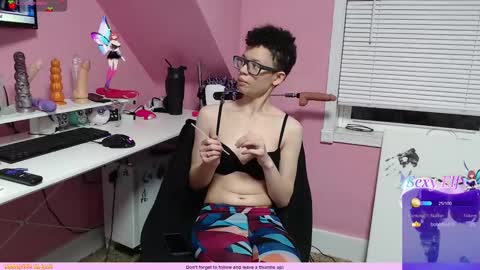 Strawberry online show from 03-06-25, 12:54