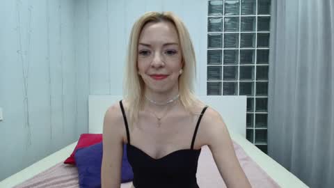 Snapshot of brightly_heizer chatting on 05-13-26, 12:41 Heather online show from 05-13-26, 12:41