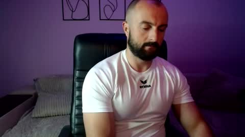 Snapshot of brindlefly69 chatting on 06-20-26, 03:37 brindlefly69 online show from 06-20-26, 03:37