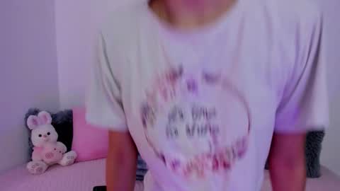 Snapshot of brisa_blue chatting on 12-15-25, 04:11 Brisa online show from 12-15-25, 04:11