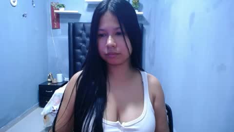 Snapshot of britanyx1 chatting on 04-30-26, 02:12 britanyx1 online show from 04-30-26, 02:12