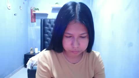 Snapshot of britanyx1 chatting on 05-11-26, 02:01 britanyx1 online show from 05-11-26, 02:01