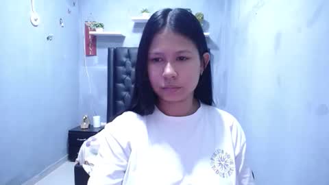Snapshot of britanyx1 chatting on 05-19-26, 02:01 britanyx1 online show from 05-19-26, 02:01
