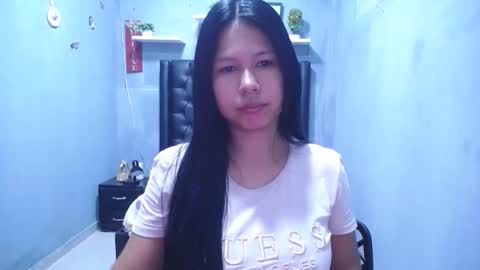 Snapshot of britanyx1 chatting on 05-22-26, 01:17 britanyx1 online show from 05-22-26, 01:17