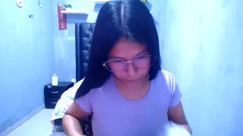 Snapshot of britanyx1 chatting on 06-11-26, 06:39 britanyx1 online show from 06-11-26, 06:39