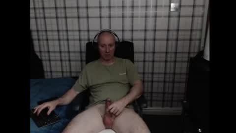 Snapshot of britguy_uk chatting on 06-17-26, 09:38 Lemee Joinyuu online show from 06-17-26, 09:38
