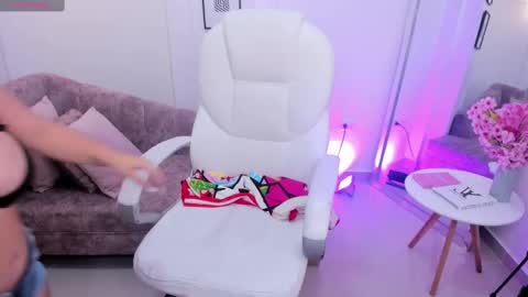 Snapshot of brithx_ chatting on 10-04-25, 06:39 Brith online show from 10-04-25, 06:39