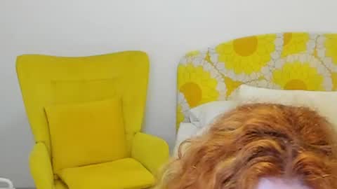 Snapshot of britishmilfpenelope chatting on 07-09-26, 03:21 Penelope online show from 07-09-26, 03:21