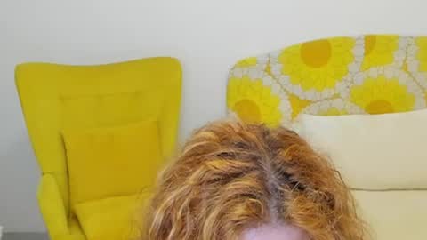 Snapshot of britishmilfpenelope chatting on 07-29-26, 04:21 Penelope online show from 07-29-26, 04:21