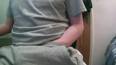 Snapshot of britishtom93 chatting on 11-12-25, 02:12 British Tom online show from 11-12-25, 02:12