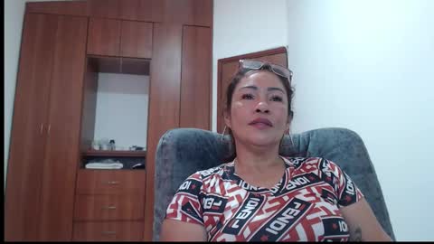 Snapshot of britney180 chatting on 02-09-26, 03:16 britney180 online show from 02-09-26, 03:16