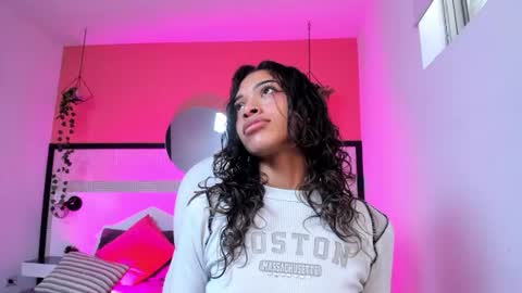 Snapshot of britney_collins_ chatting on 06-13-26, 03:32 britney_collins_ online show from 06-13-26, 03:32