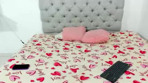 Snapshot of britney_tovar chatting on 12-16-25, 03:55 Jessica online show from 12-16-25, 03:55