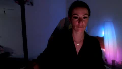 Snapshot of britneydivine chatting on 05-11-26, 09:26 Britney online show from 05-11-26, 09:26