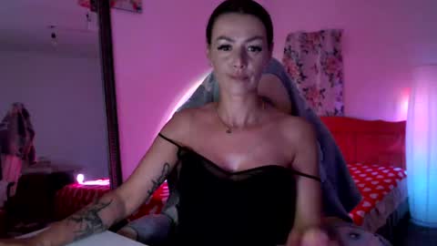Snapshot of britneydivine chatting on 05-21-26, 11:50 Britney online show from 05-21-26, 11:50