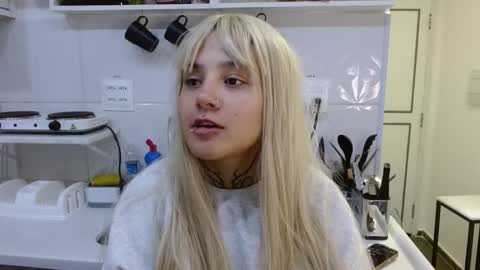 maru miaw   Please help me to reach 100 thumbs up online show from 10-31-25, 10:33