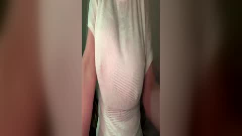 Snapshot of brittanylynn27 chatting on 06-14-26, 03:52 brittanylynn27 online show from 06-14-26, 03:52