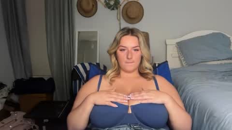 Snapshot of brittanywantsu chatting on 07-11-26, 03:09 brittanywantsu online show from 07-11-26, 03:09