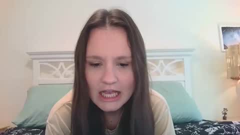 Britt    online show from 06-07-26, 04:11