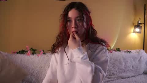 Snapshot of britthe chatting on 07-04-26, 03:18 Lina online show from 07-04-26, 03:18