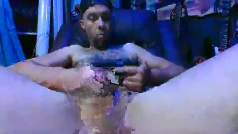 Snapshot of britzchris chatting on 11-15-25, 06:48 britzchris online show from 11-15-25, 06:48