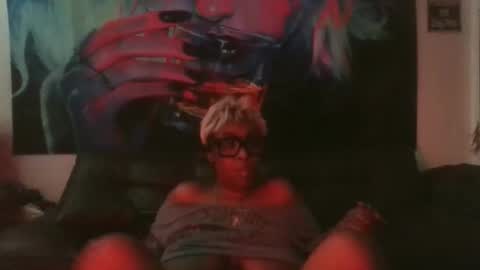 Snapshot of broad90210 chatting on 02-10-26, 09:30 broad90210 online show from 02-10-26, 09:30