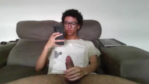 Snapshot of brocklow chatting on 12-04-24, 05:44 Derek Richard online show from 12-04-24, 05:44