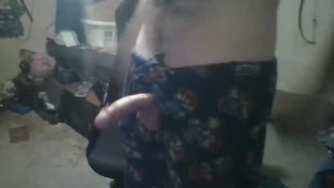 Snapshot of brokefuck10 chatting on 12-05-25, 08:01 Brokefuck10 online show from 12-05-25, 08:01