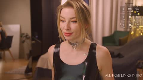 Snapshot of bronnica chatting on 12-23-24, 07:09 Anna online show from 12-23-24, 07:09